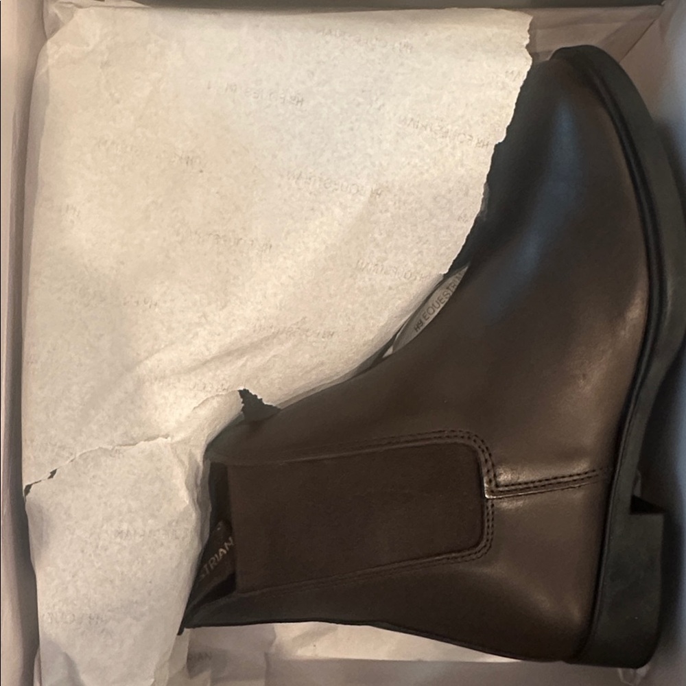 Boots - Picture 3 of 5